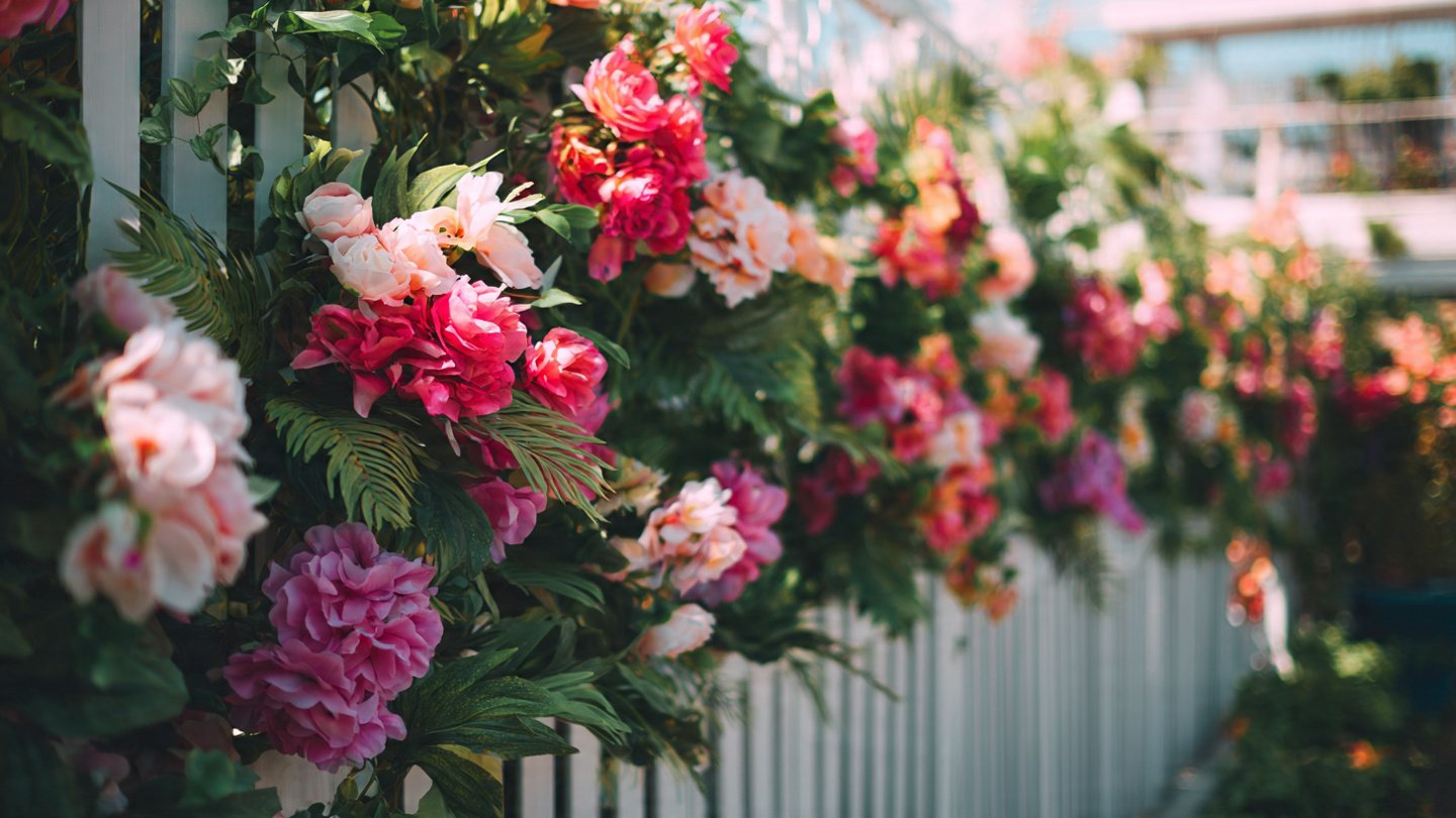 How to Choose the Best Balcony Artificial Flower Fence: A Complete Buying Guide