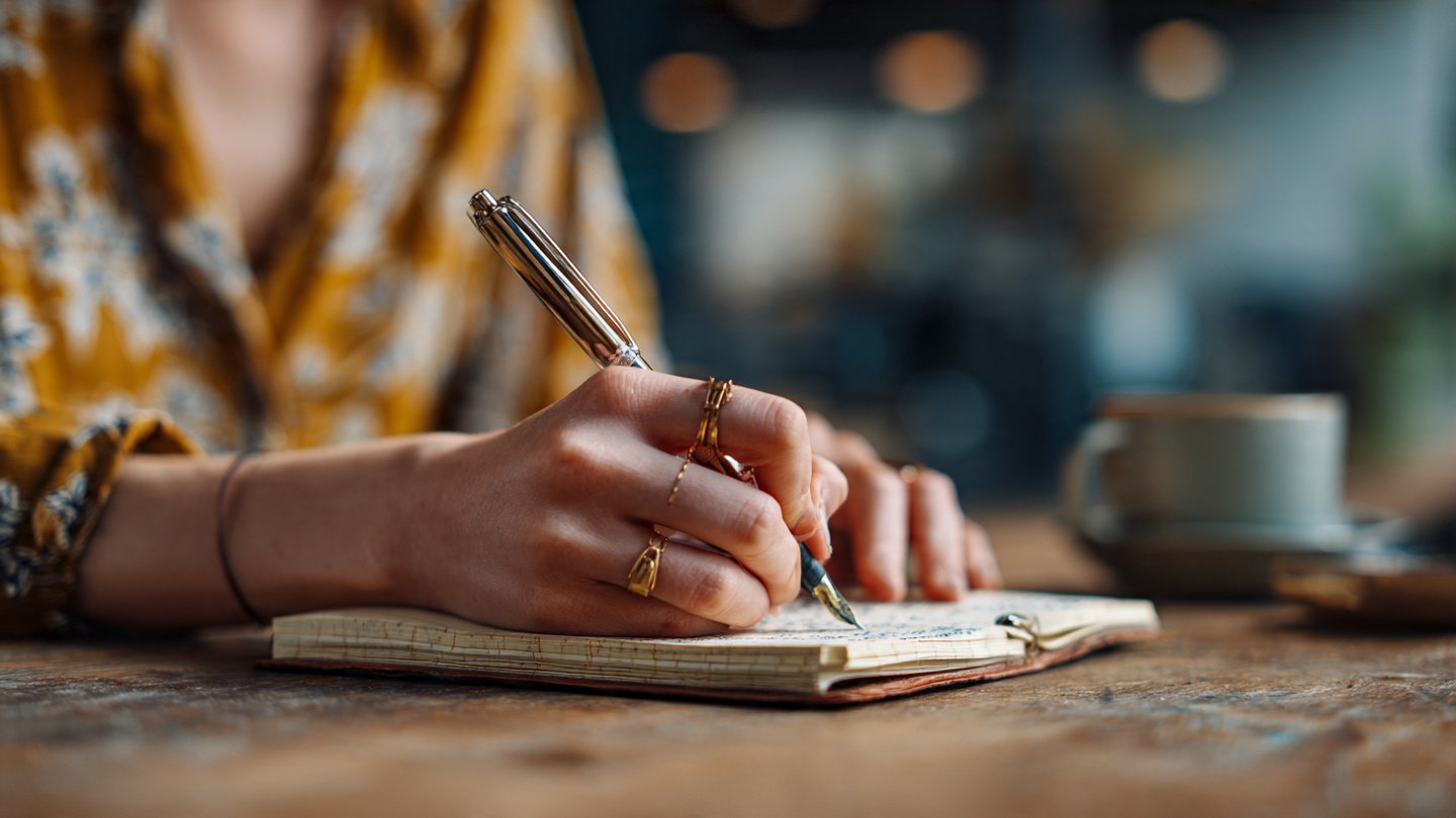 Psychology Says People Who Still Write To-Do Lists by Hand Instead of Their Phone Usually Display These 9 Distinct Traits